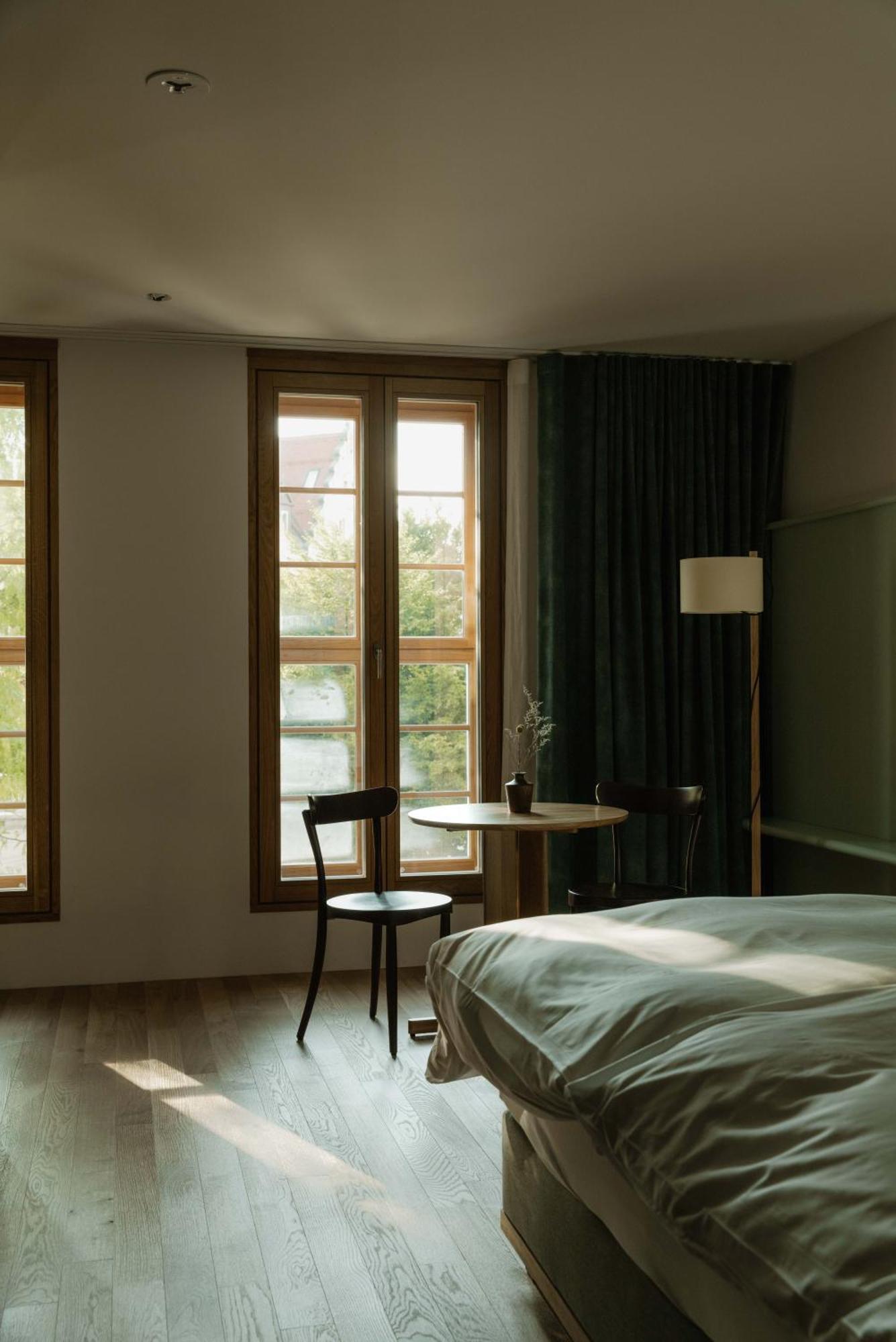 Kleiner Loewe - Stadthotel Bregenz Bagian luar foto