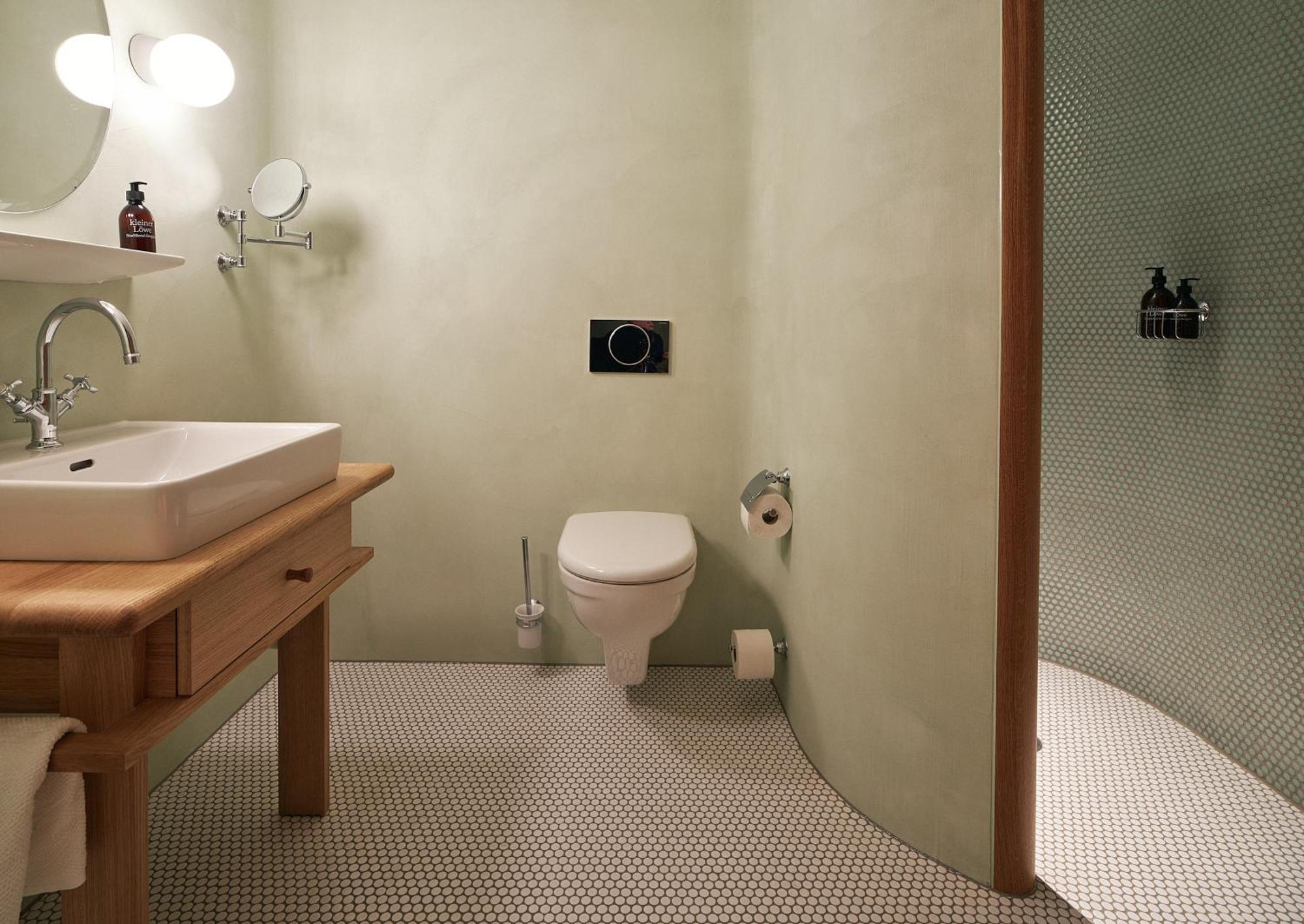 Kleiner Loewe - Stadthotel Bregenz Bagian luar foto
